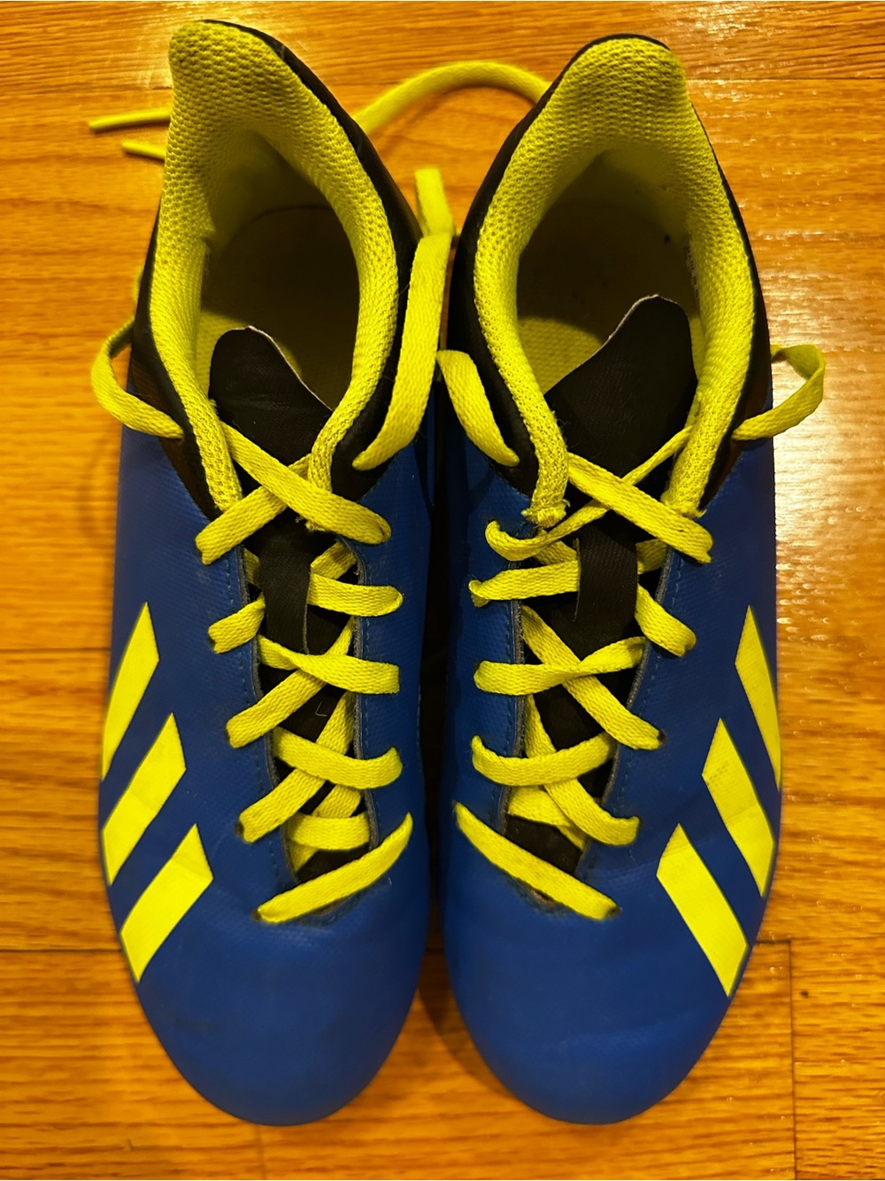 Adidas kids soccer cleats, size 4